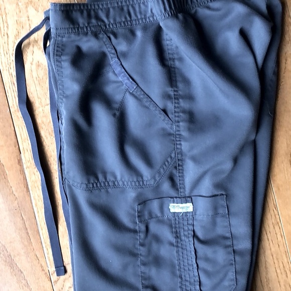 Scrubs - Picture 3 of 8